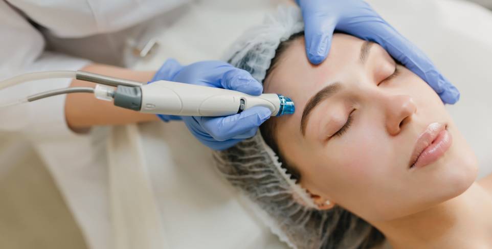 Dermapen o Microneedling, procedimiento no quirúrgico para producción de colágeno