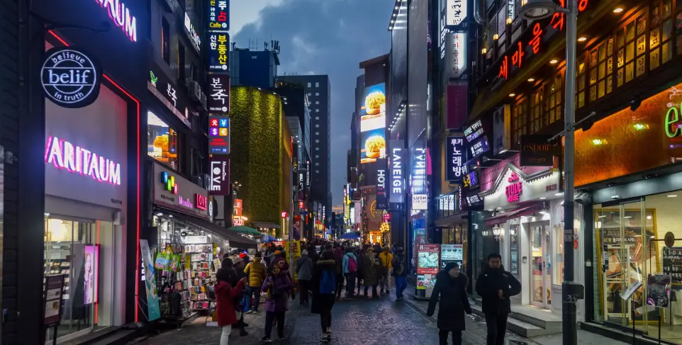 Myeongdong distrito en corea del sur, estudia en corea del sur, cultura coreana